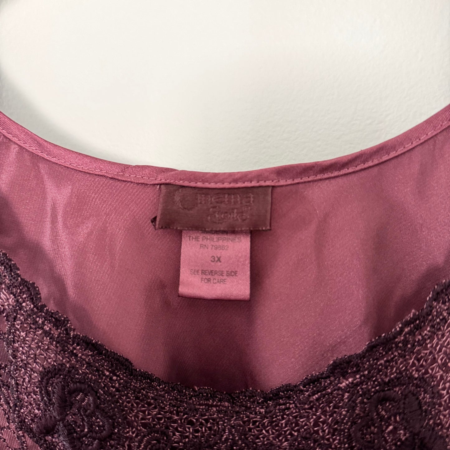 Cinema Etoile Lace Neck-Line Tank Top (3X)