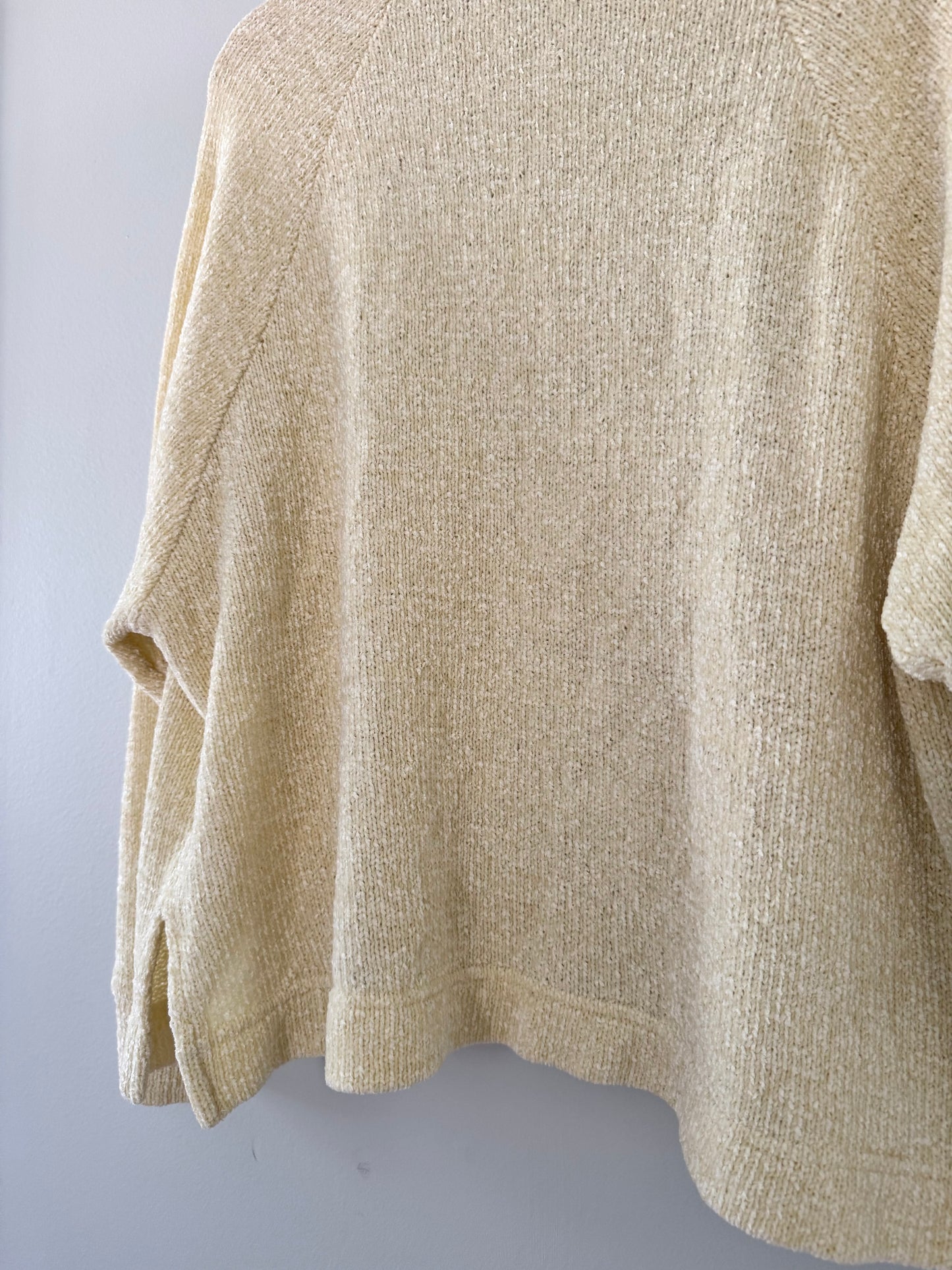Urban Outfitters Light Yellow Sweater Cardigan (S)