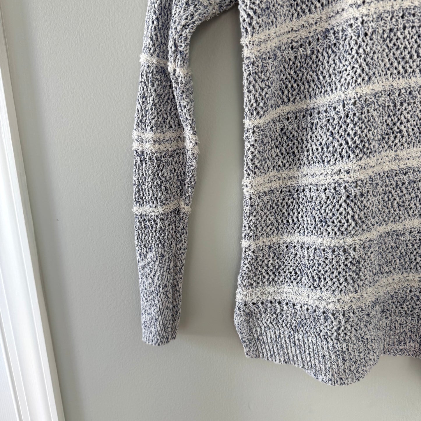 Lou & Grey Blue/White Textured Knit Sweater (XS)