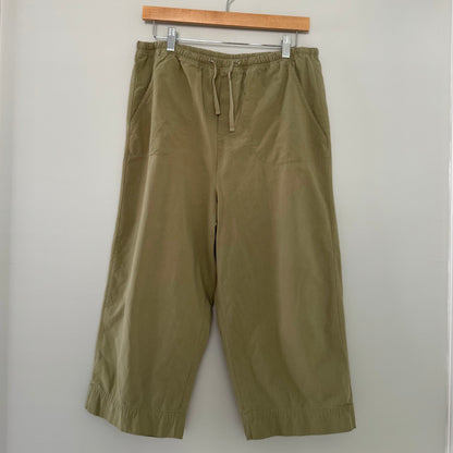 White Stag Green Capri Pants (L)