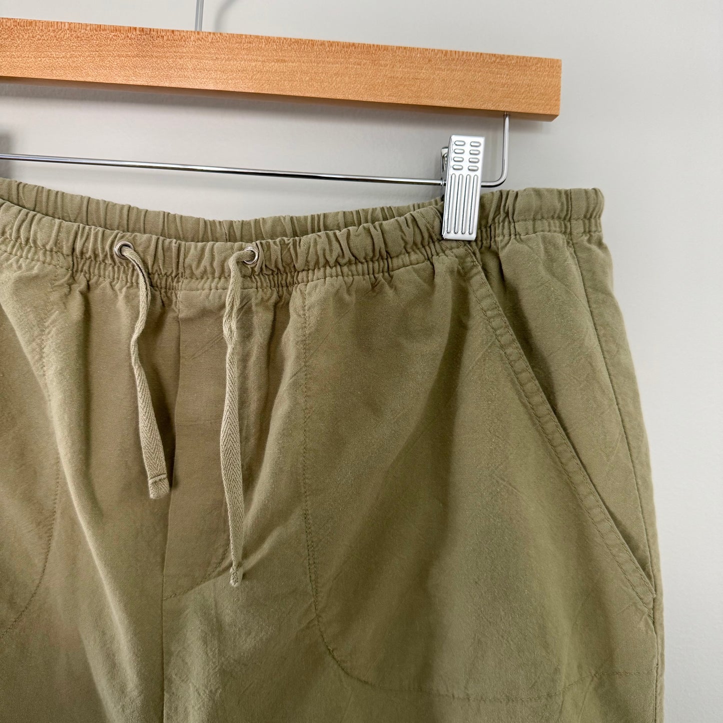 White Stag Green Capri Pants (L)