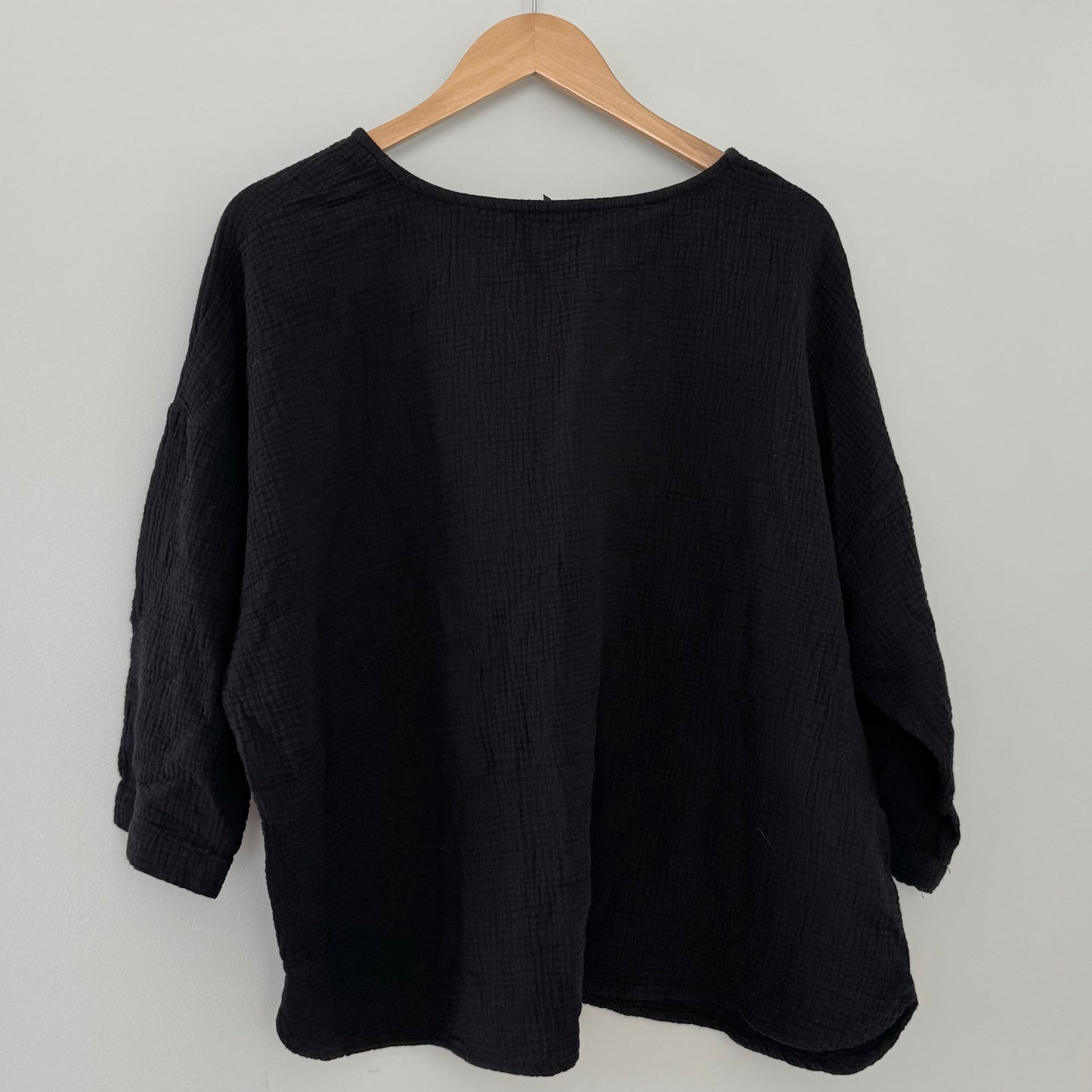 Jones NY Black Gauze Textured Blouse