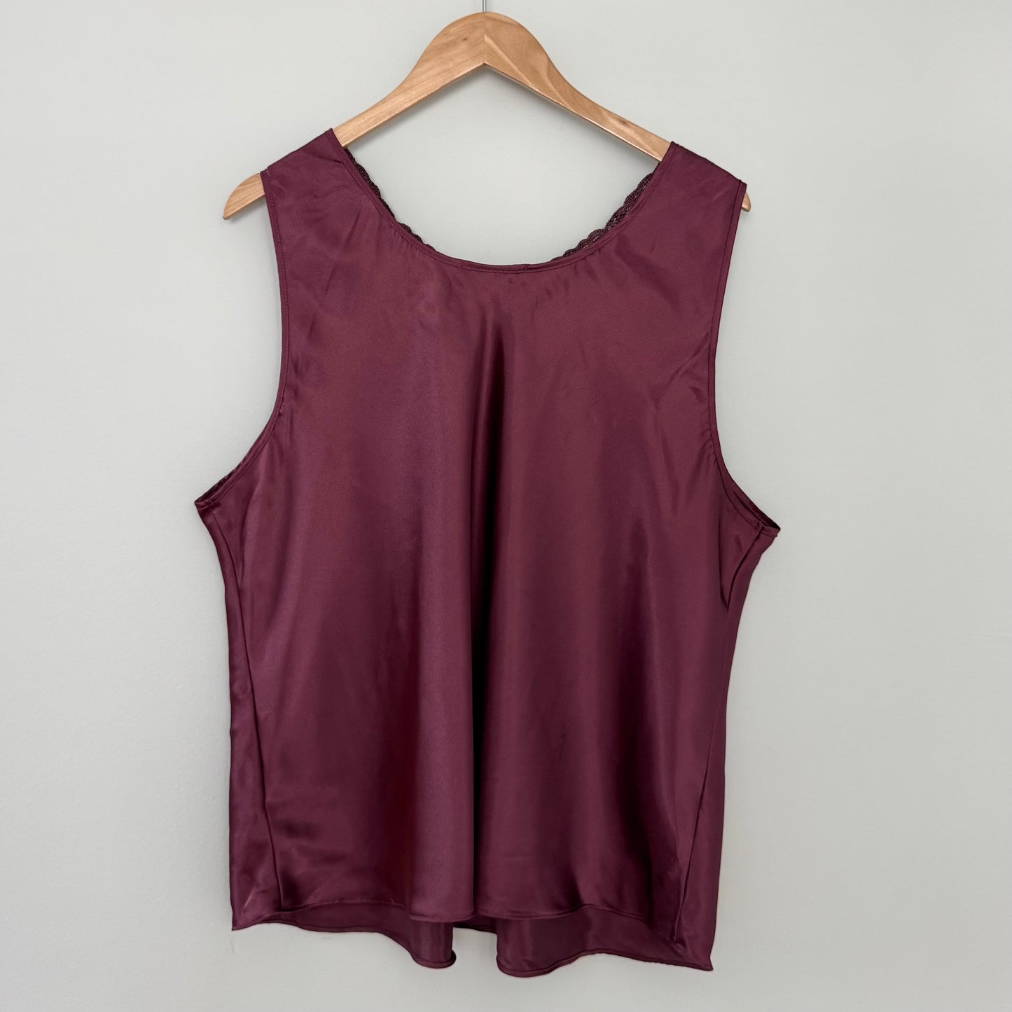 Cinema Etoile Lace Neck-Line Tank Top (3X)