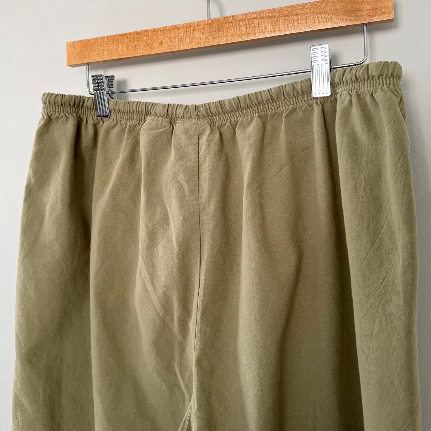 White Stag Green Capri Pants (L)