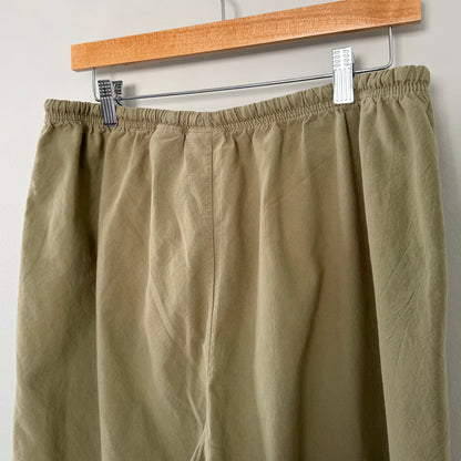 White Stag Green Capri Pants (L)