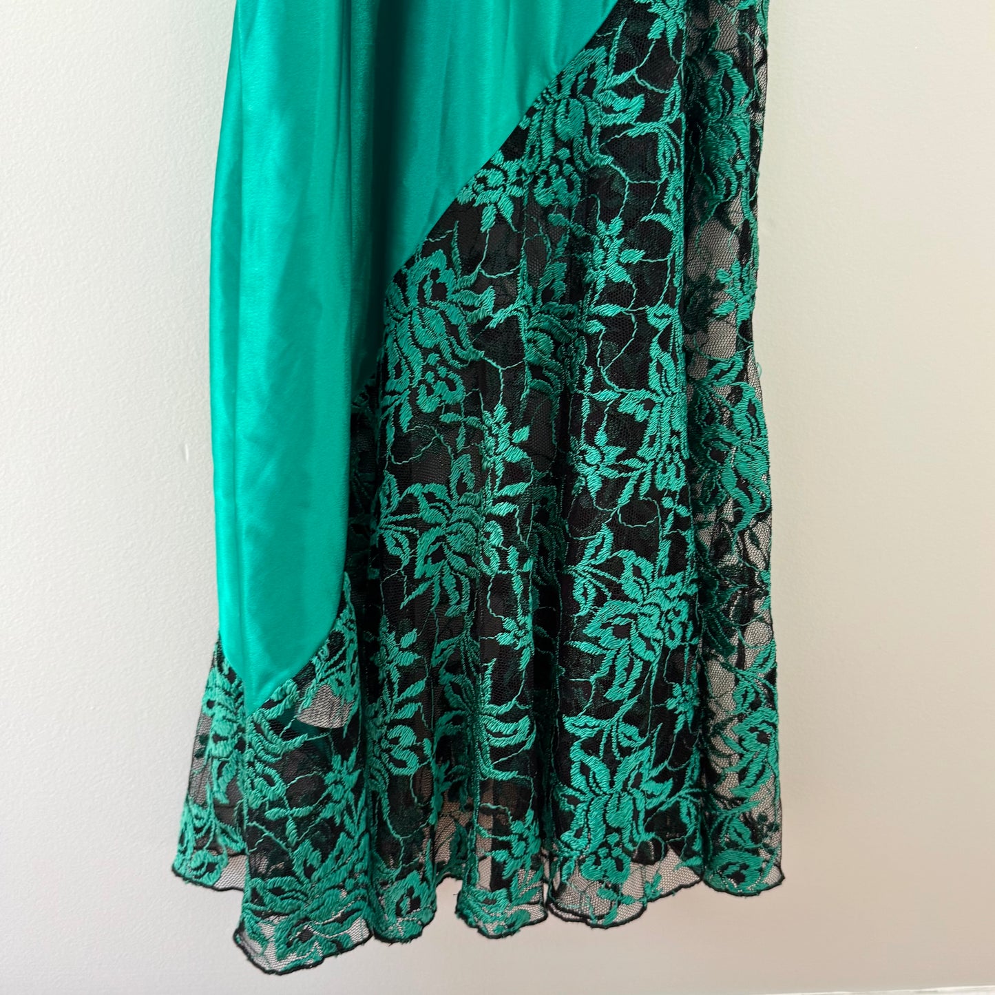 Colesce Collection Emerald Green Satin/Lace Floral Slip Dress (L)
