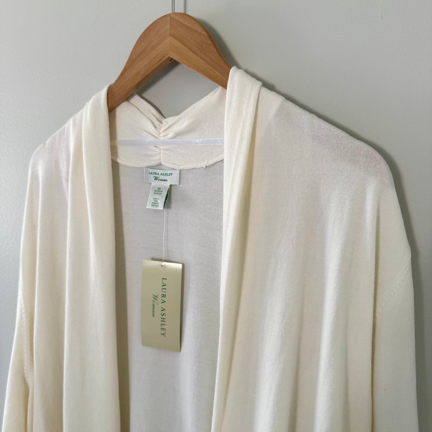 Laura Ashely Off-White Lightweight Cardigan (2X)