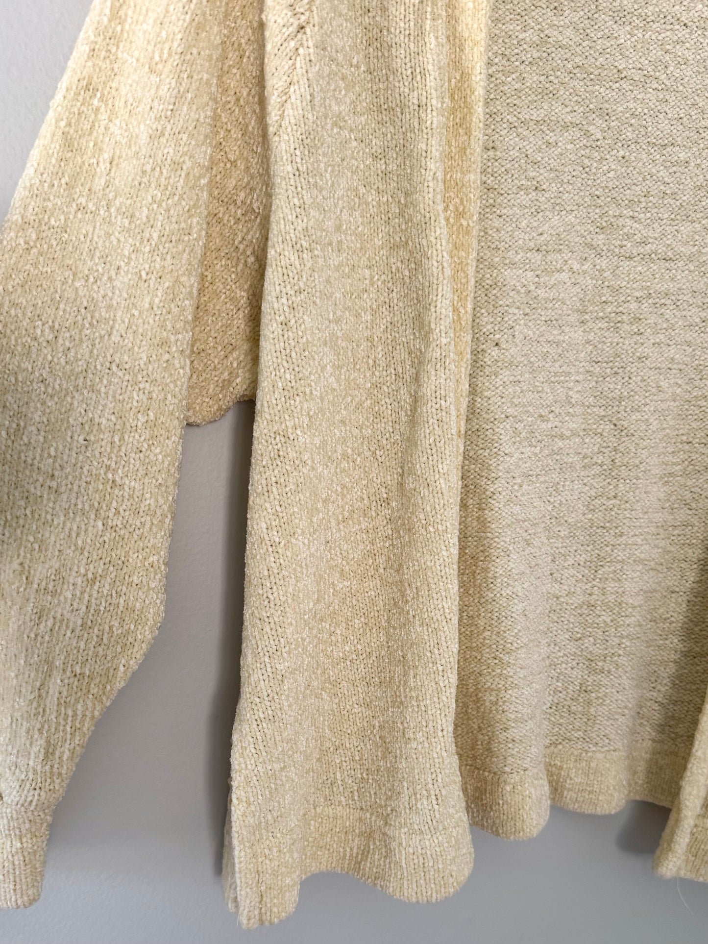 Urban Outfitters Light Yellow Sweater Cardigan (S)