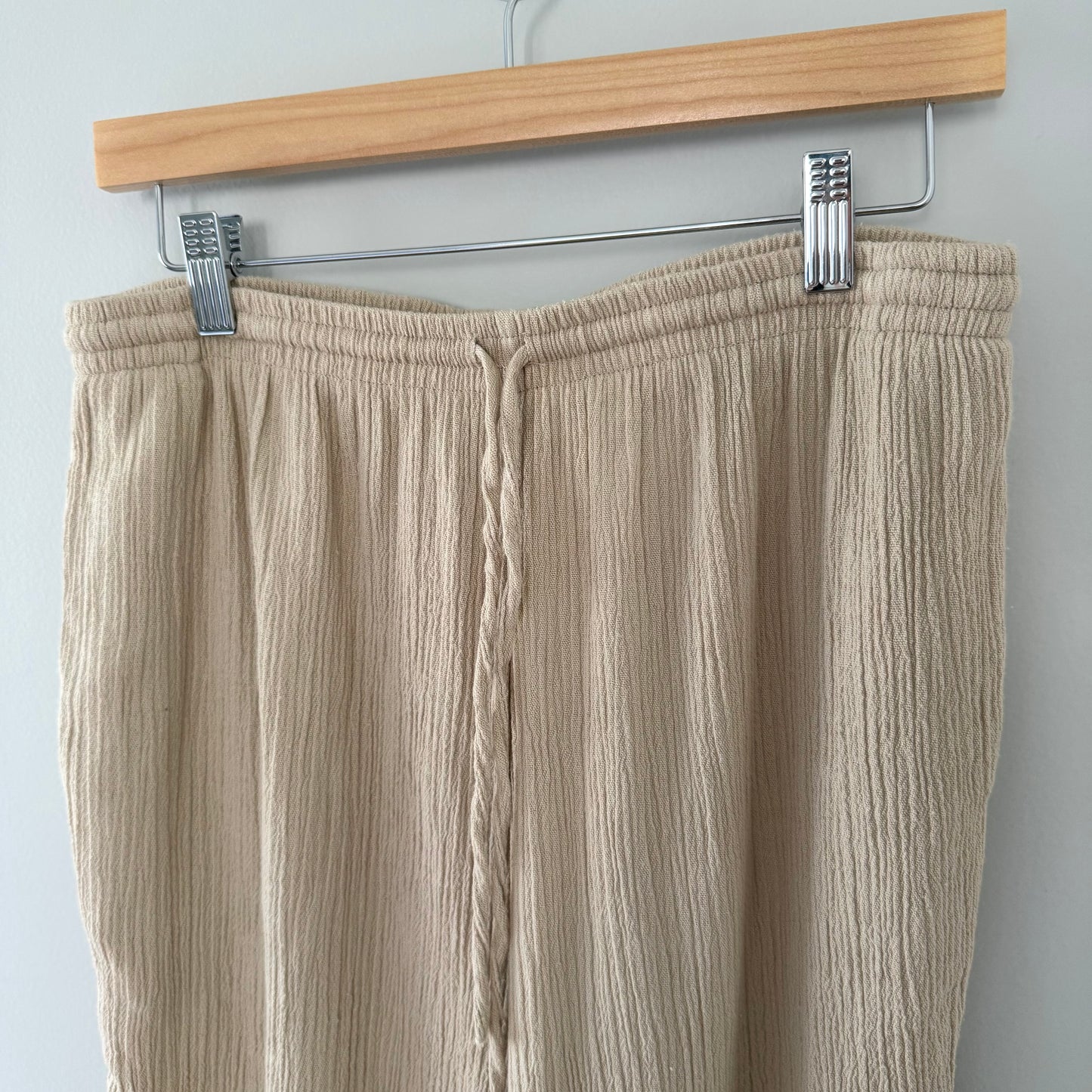 Alfred Dunner Beige Crepe Textured Pants (14)