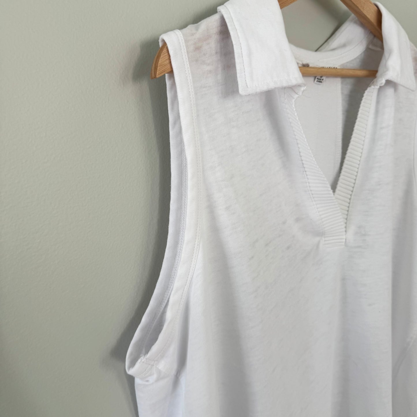 Jane + Delancey White V-Neck Cover-Up Tank Top (1X)
